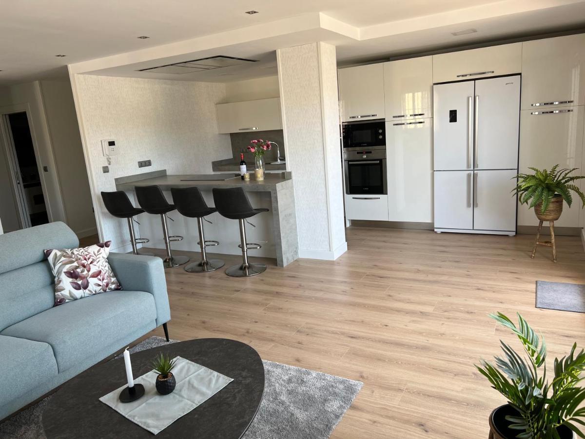 Luxury 190M2 Amplio Apartamento Moderno Con Terraza En La Azotea De 50M2 Junto A La Playa, En El Centro De Torre Del Mar, Malaga, Modern Large Apartment With 50M2 Roof Terrace By The Beach, Right In The Center Of Torre Del Mar, Malaga Ngoại thất bức ảnh